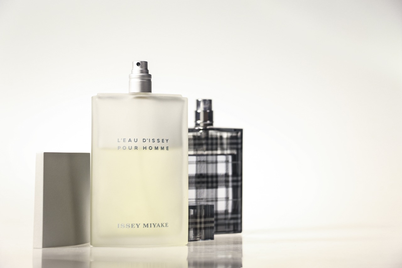 perfume, still life, burberry-1468031.jpg